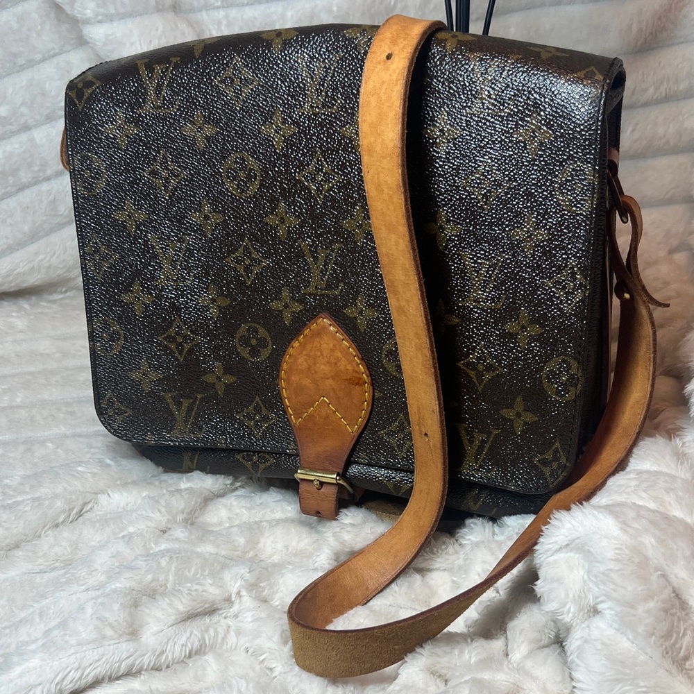 ✨ Vintage LV Beauty — Cartouchiere MM Crossbody ✨